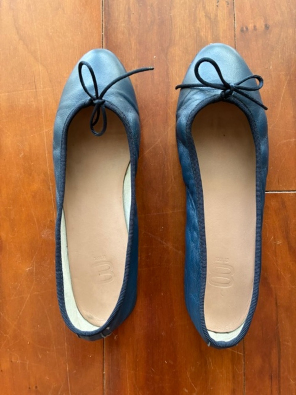8 BY YOOX 100% LAMBSKIN NAVY BALLET FLATS.  SIZE 38 (US 7 1/2).